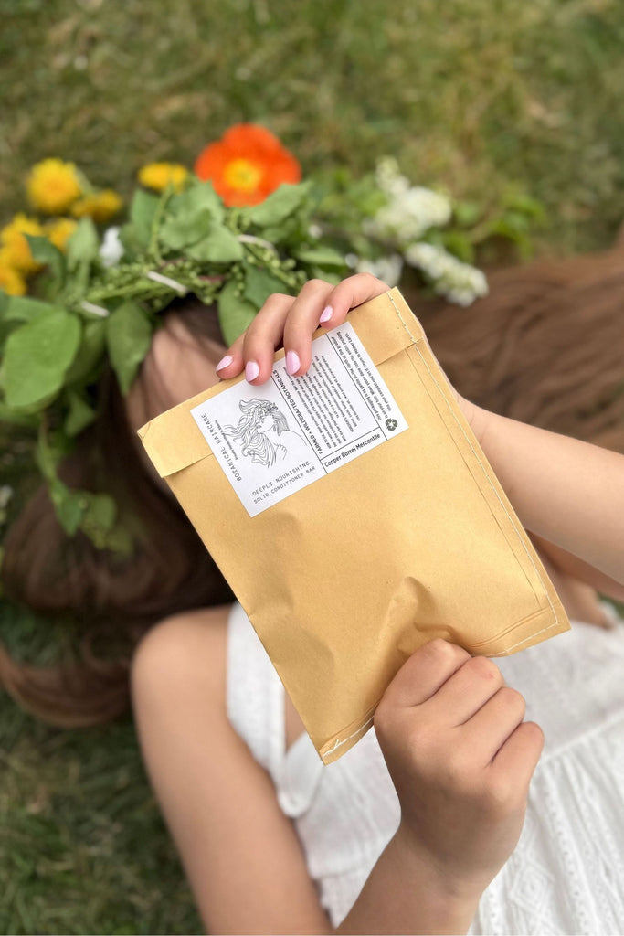 Dark Olive Green Deeply Nourishing Lunar Conditioner Bar