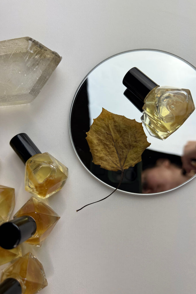 Dark Gray Amber Grove || Herbafume