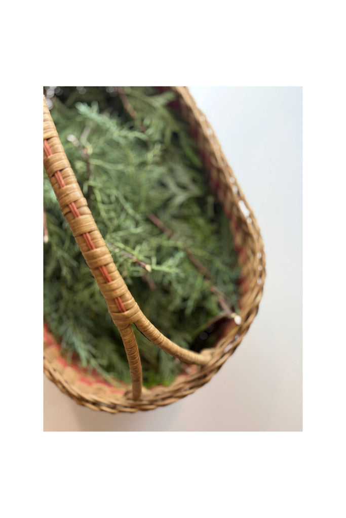Dim Gray Cedar Wand